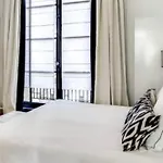 4 Suites, Av Des Champs-elysees *
