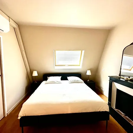 Av Des Champs-elysees, Arc De Triomphe - 12 Guests Apartment Paris